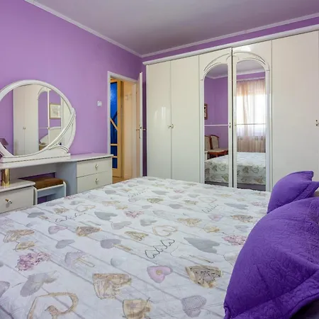 Apartment With A Parking Space Banjole, - 14391