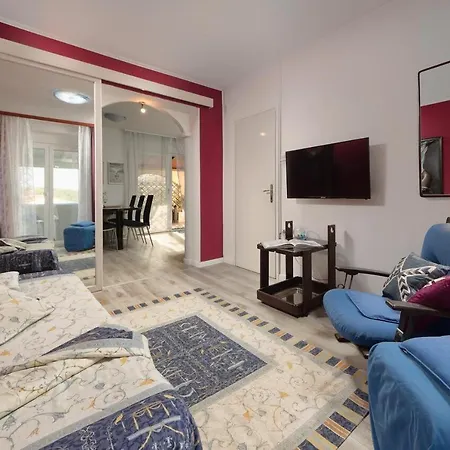 With Parking Space Banjole, - 14391 Апартаменты