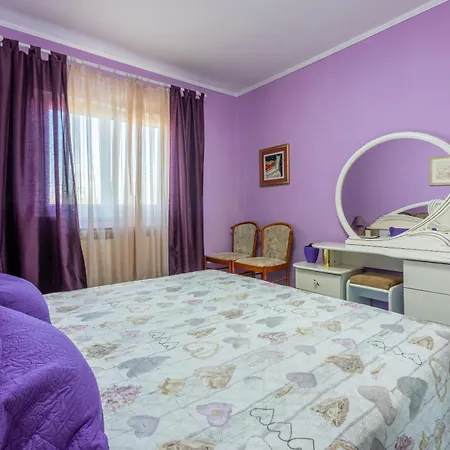 Apartment With A Parking Space Banjole, - 14391 Pula