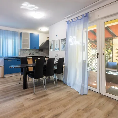Apartment With A Parking Space Banjole, - 14391