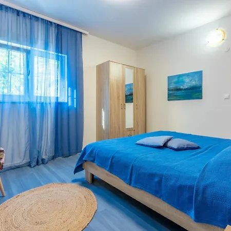 Apartment With A Parking Space Banjole, - 14391